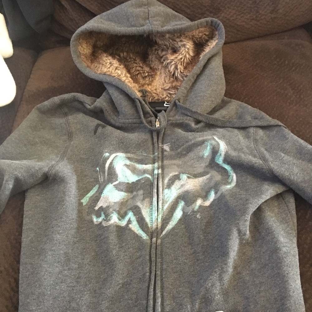 Women’s Fox sweatshirt